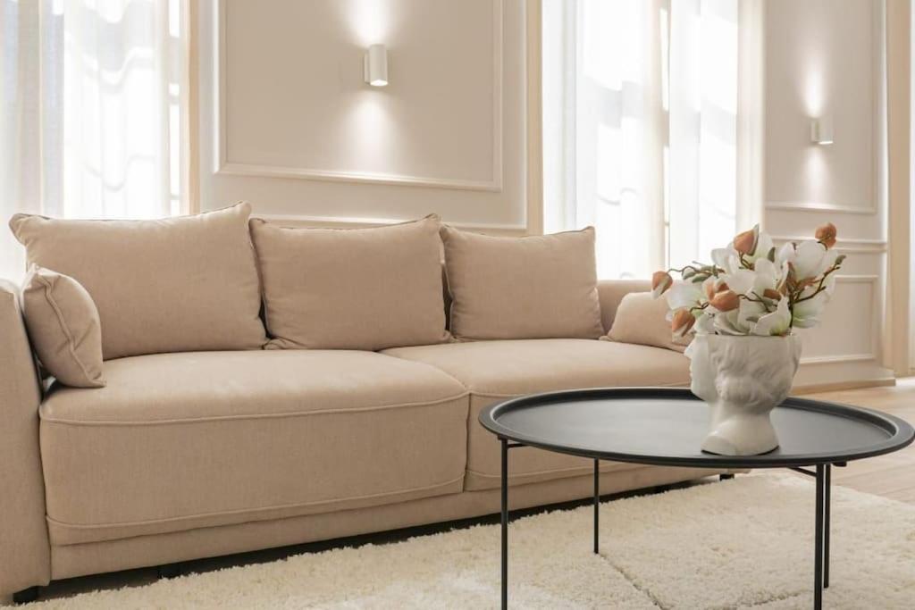 Central Park Apartments Бйеловар Екстериор снимка