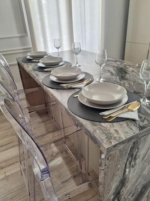 Central Park Apartments Бйеловар Екстериор снимка