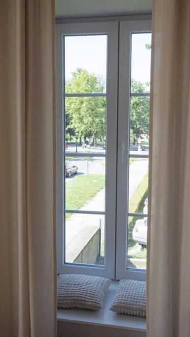 Central Park Apartments Бйеловар Екстериор снимка