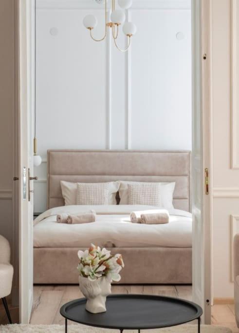 Central Park Apartments Бйеловар Екстериор снимка